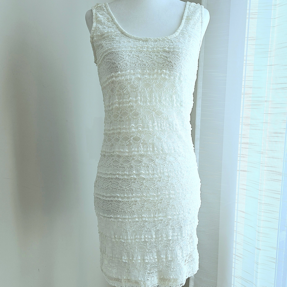 Streetwear Society Sleeveless Scoop Neck Sheath Dress, Small/Medium, Off-white